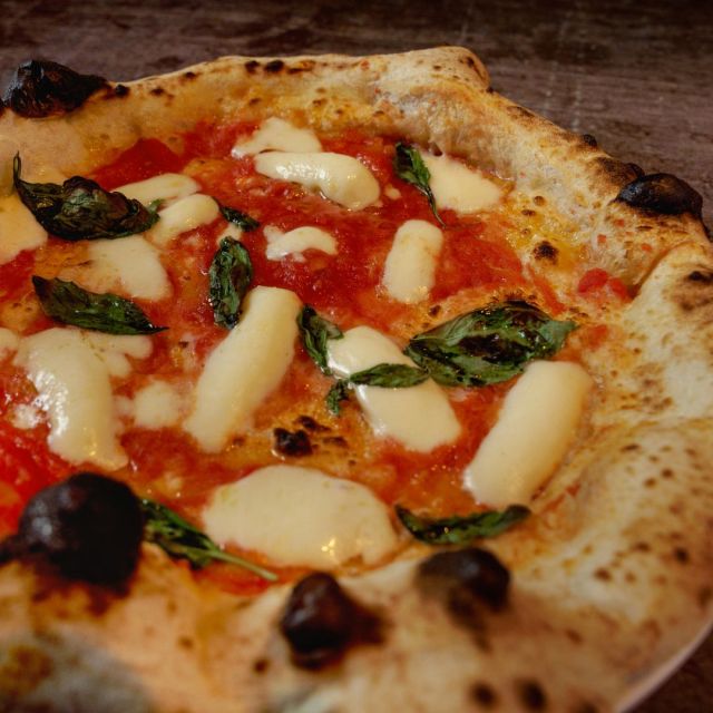 ¿Eres más de pizza o de pasta? 

En Gruppo Pulcinella, no tienes porque elegir, pídete las dos, lo que si, reserva ya, que te quedas sin mesa 😁

#gruppopulcinella #new #pummarola #rigatoni #maruzzella #trattoriapulcinella #italianoenmadrid #comidaitaliana #comerenmadrid #madridfoodies #madridmola #pastamadrid #pizzamadrid