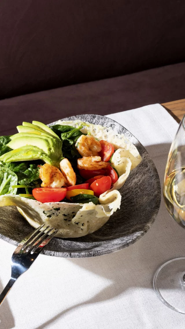 Cada plato de Gruppo Pulcinella es una obra de arte que sabe y se siente auténtico.

Descubre el sabor que nos hace únicos. 
.
.
#CucinaAutentica #GruppoPulcinella #ItalianFoodLovers #FoodieMadrid #ComidaItaliana #MangiaBene #GustoItaliano