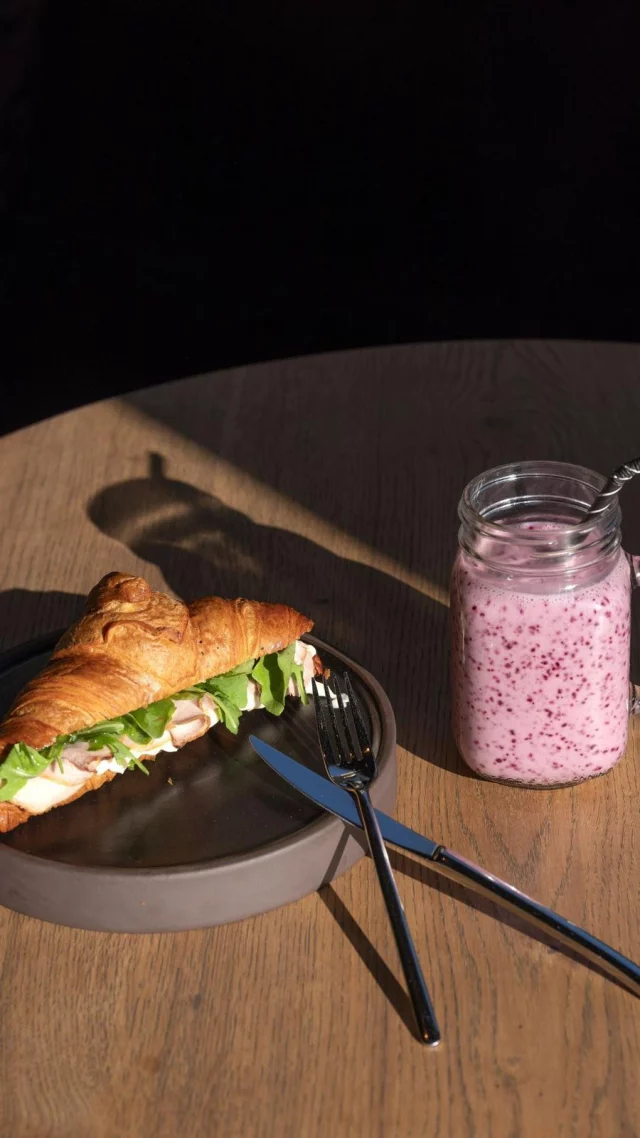 Brunch por la mañana, cena por la noche…
¿Quién podría decir que no? La experiencia completa te espera en Peppe Fusco La Moraleja.
.
.
#CucinaAutentica #GruppoPulcinella #ItalianFoodLovers #FoodieMadrid #ComidaItaliana #MangiaBene #GustoItaliano