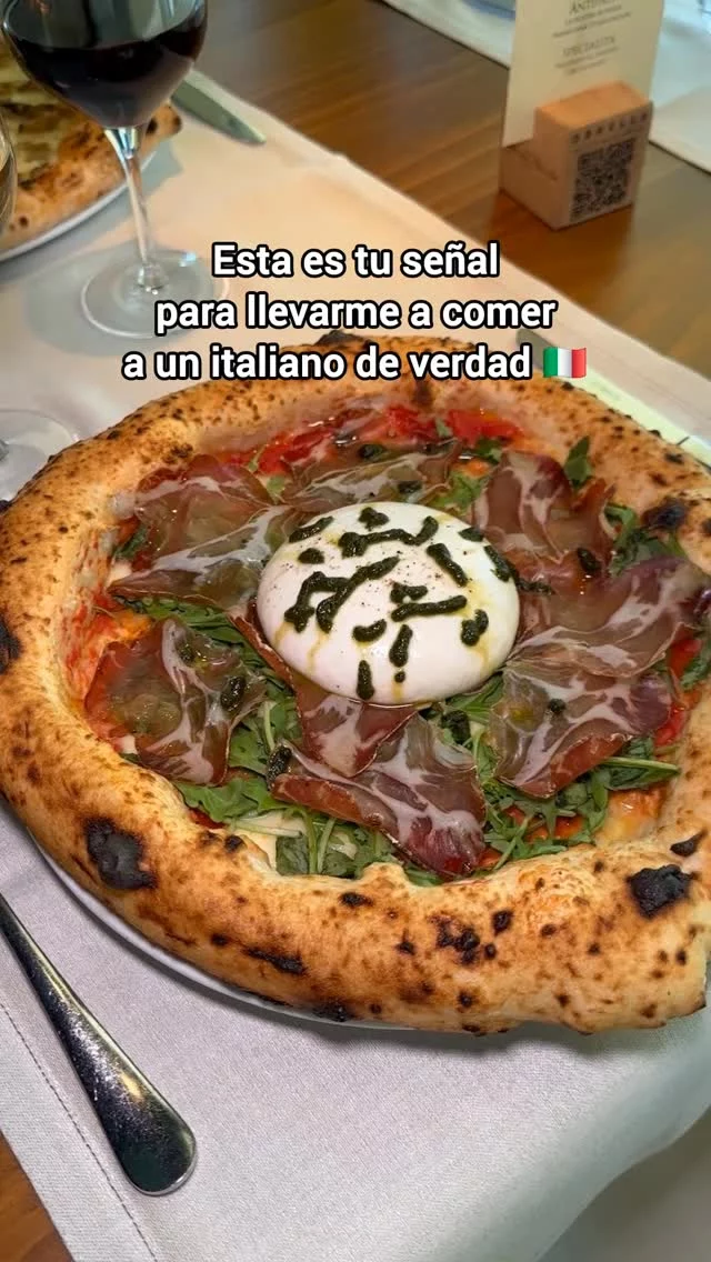 Ya lo viste: Esta es tu señal.
Reservar y dejar que Ornella haga el resto. 

Porque cuando un buen plato está en la mesa,
cuando el vino se sirve sin prisa,
y el postre llega a tiempo…
sabes que estás donde tienes que estar.

No busques más excusas.
Lo único seguro será tu reserva.