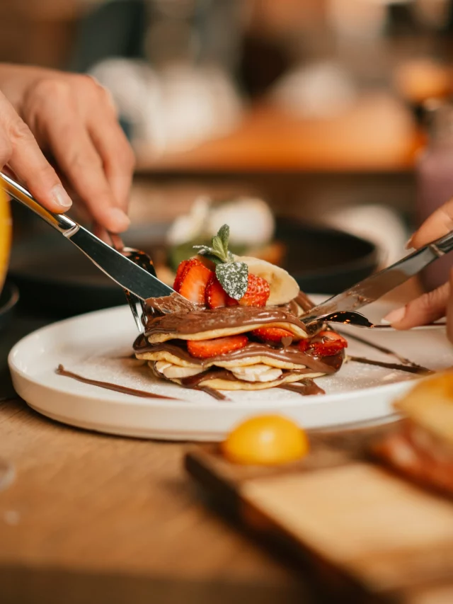 ¿Puede llamarse brunch si no hay pancakes en la mesa?

Los pancakes de Peppe Fusco,
con chocolate caliente y fruta fresca,
siempre son una buena idea.